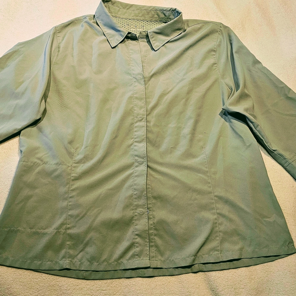 Royal Robbins Light Green Button Down Shirt